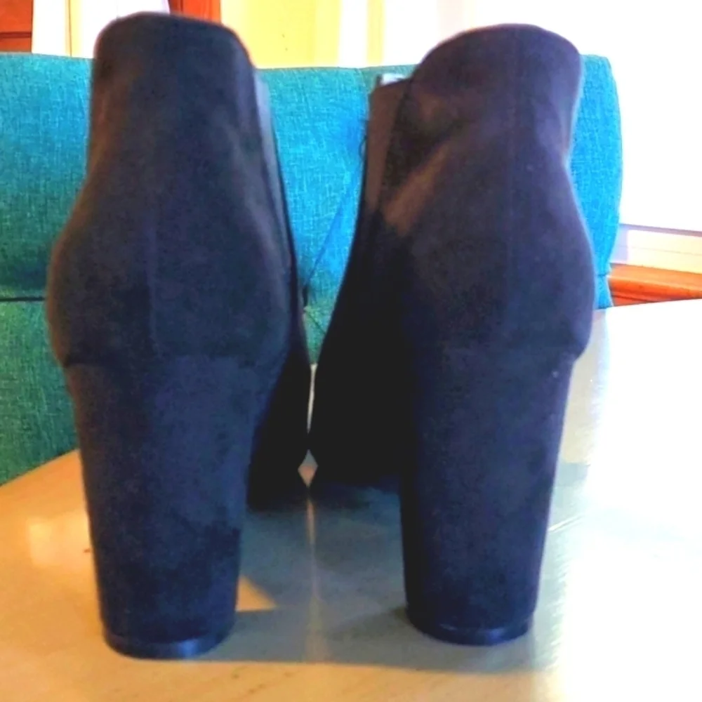 Marc Fisher| Black Leather Suede Pointy Toe Heels Bootie Modern Neutral Sz. 8.5